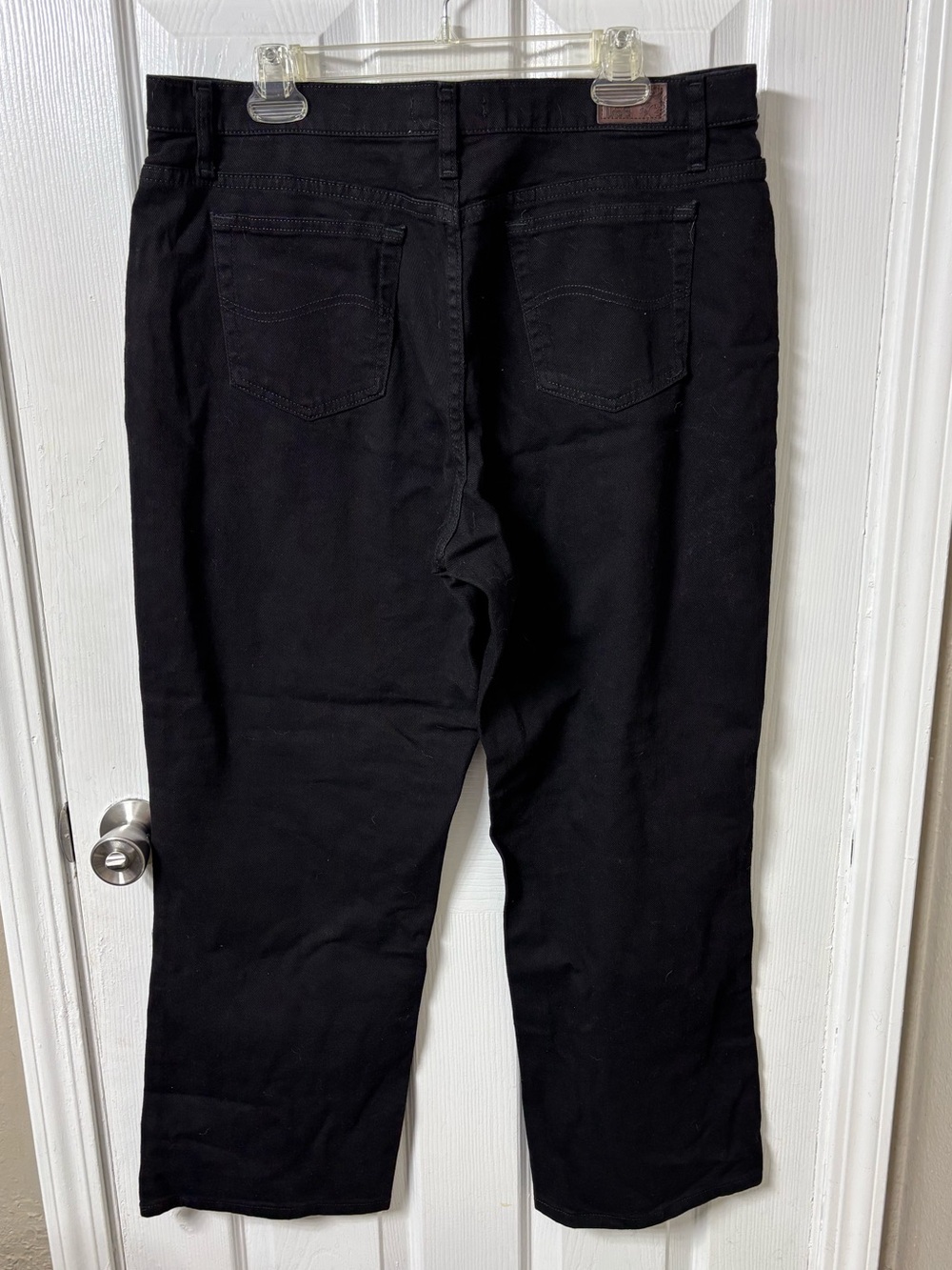 Lee Woman’s Black Relaxed Jeans - Picture 2 of 4
